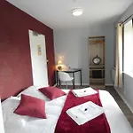 Hotel Restaurant Le Clos De L 'ancien Pressoir 3*