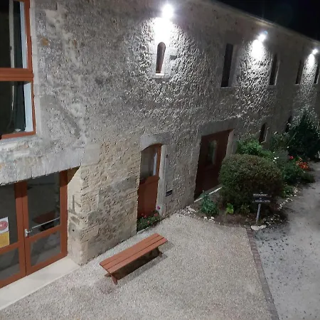 Otel Restaurant Le Clos De L 'ancien Pressoir Commes