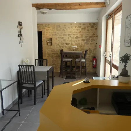 Hotell Restaurant Le Clos De L 'ancien Pressoir Commes