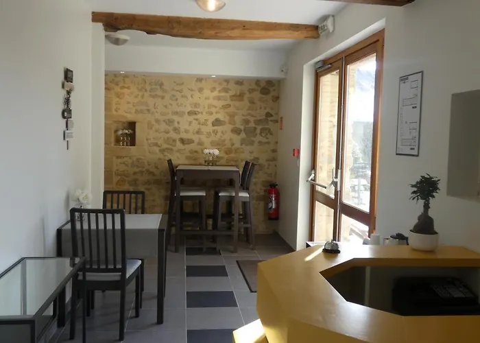 Hotel Restaurant Le Clos De L 'ancien Pressoir Commes