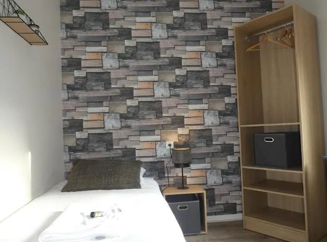 Otel Restaurant Le Clos De L 'ancien Pressoir Commes